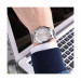 Casio – Fond blanc avec index tirets en doré – des jours et des mois – Étanchéité de 50 mètres – MTP-1370D-7A2VDF Casio – Fond blanc avec index tirets en doré – des jours et des mois – Étanchéité de 50 mètres – MTP-1370D-7A2VDF