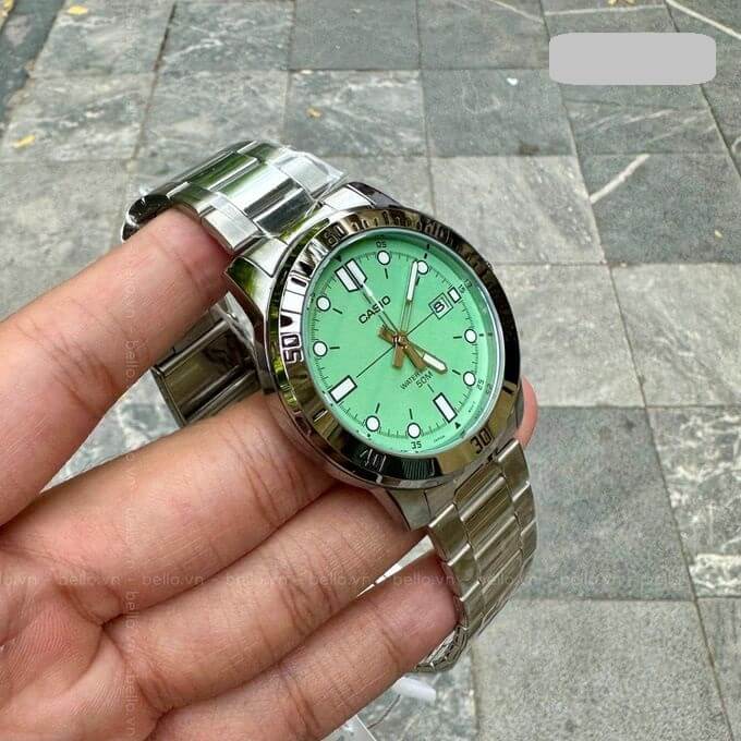 Casio – Montre fond vert-turquoise pour hommes – avec dateur – étanche 50 m – MTP-VD01D-3E1V