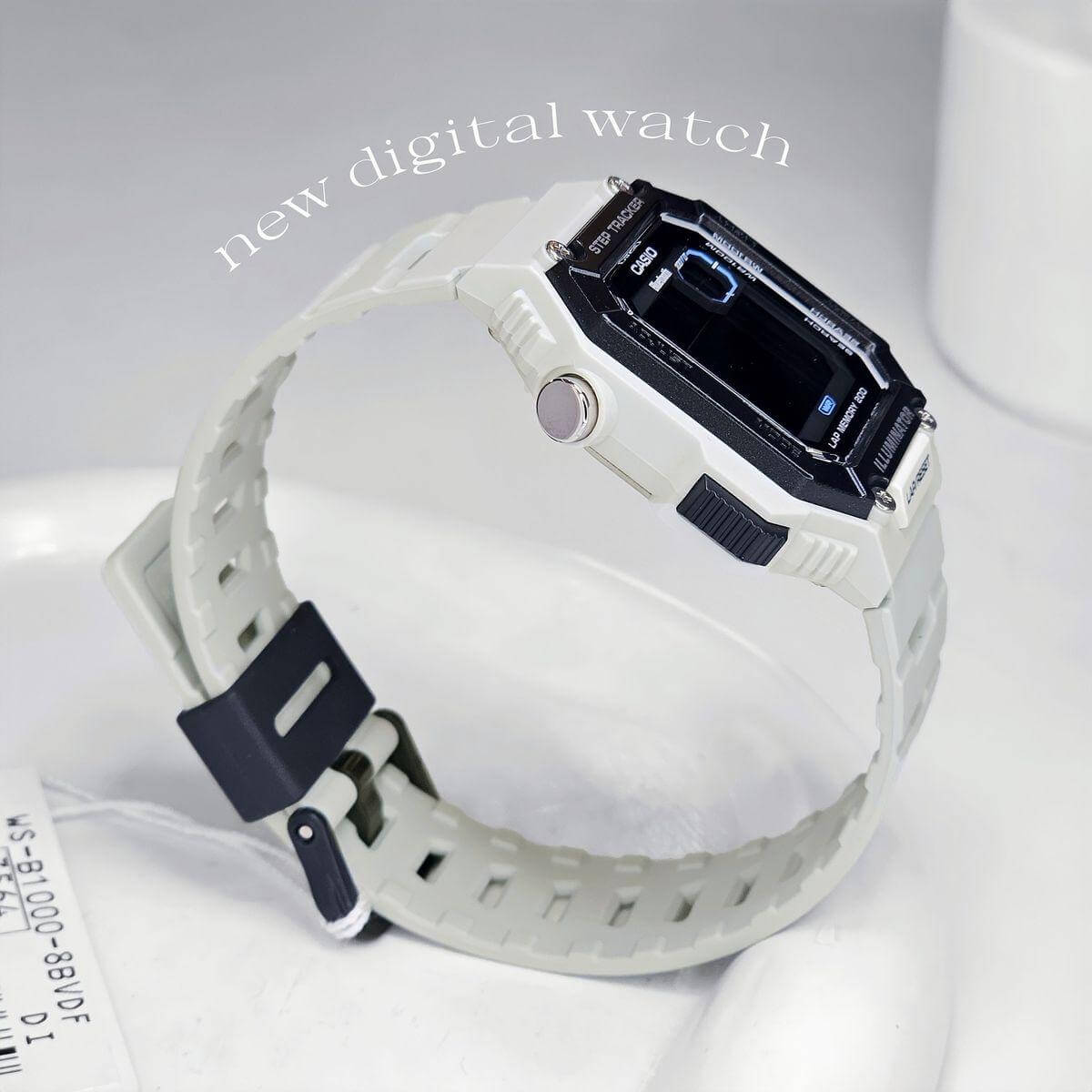 Casio – Montre digitale avec Bluetooth® pairing & affichage du nombre de pas effectués – Bracelet en résine blanc – WS-B1000-8BV