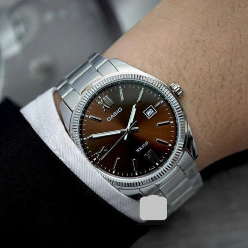 Casio – Montre classique pour hommes – Fond marron avec dateur – Étanche 50 m – MTP-1302DD-5AV Casio – Montre classique pour hommes – Fond marron avec dateur – Étanche 50 m – MTP-1302DD-5AV