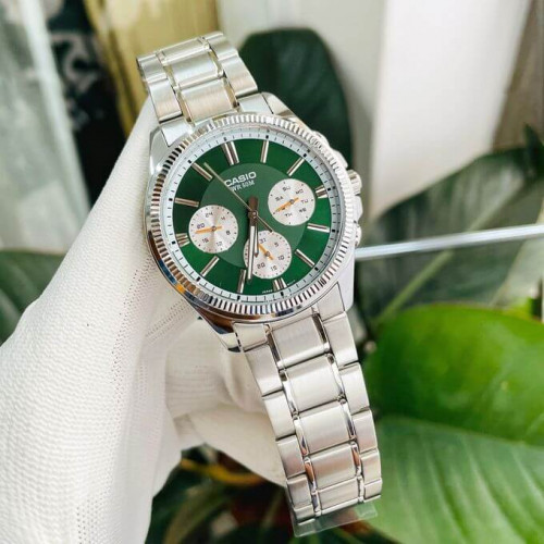 Casio – Fond vert et tout en acier inoxydable – Étanche 50 m – MTP-1375D-3AV Casio – Fond vert et tout en acier inoxydable – Étanche 50 m – MTP-1375D-3AV