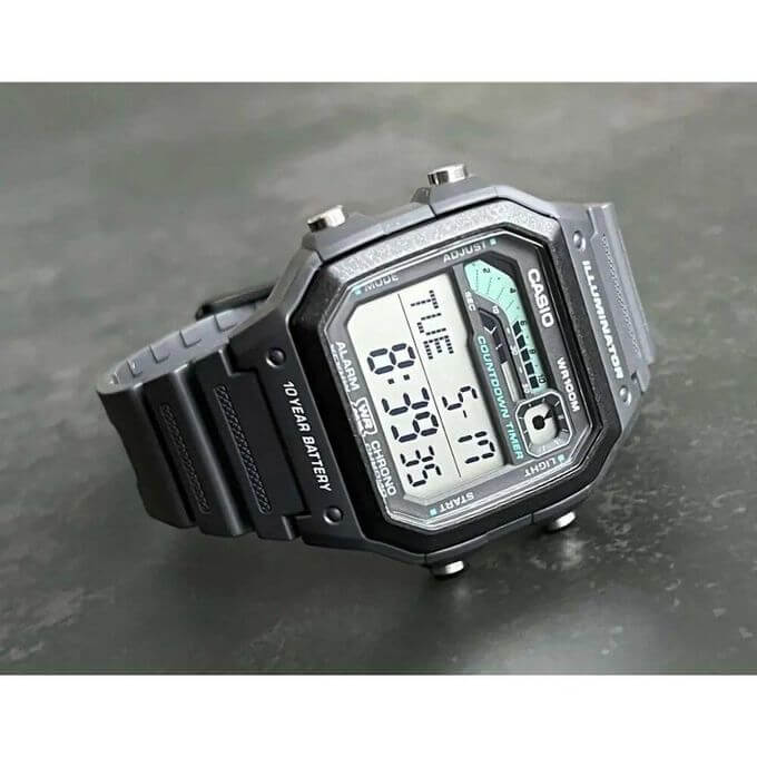 Casio – Autonomie batterie 10 ans – Résistance à l’eau jusqu’à 100 mètres, Chronographe – WS-1600H-8AV