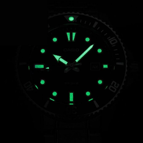 Casio – Étanche 200 m – Sous-marine cadran noir & lunette rotative bleu/grenat – Dateur & tout en acier inoxydable – MDV-107D-1A3V Casio – Étanche 200 m – Sous-marine cadran noir & lunette rotative bleu/grenat – Dateur & tout en acier inoxydable – MDV-107D-1A3V