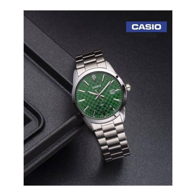 Casio – Argenté fond vert avec dateur – Bracelet en acier inoxydable – MTP-VD03D-3A1UDF