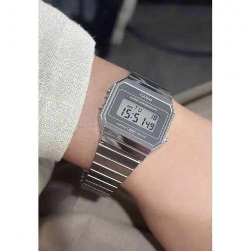 Casio – Vintage Collection – Extra plate – Cadran miroir & bracelet métallique – A700WEV-7A Casio – Vintage Collection – Extra plate – Cadran miroir & bracelet métallique – A700WEV-7A