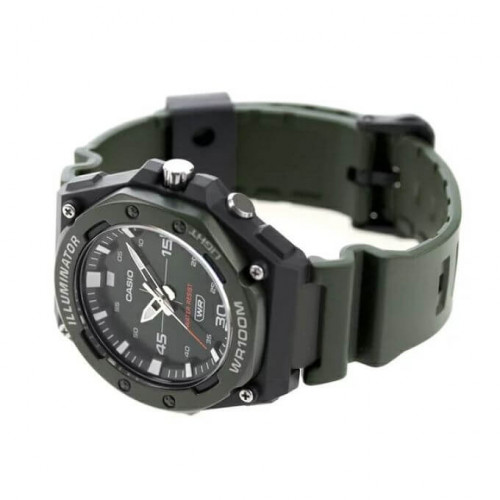 Casio – Cadran vert, Montre étanche 10 BAR avec bouton LED Light, Bracelet résine vert – MW-620H-3AV Casio – Cadran vert, Montre étanche 10 BAR avec bouton LED Light, Bracelet résine vert – MW-620H-3AV