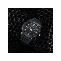 Casio – Sport avec Bouton de lumière – W.R 100 mètres, Cadran noir – Bracelet en résine – MW-620H-1AV