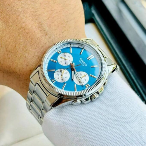 Casio – Montre pour homme, cadran turquoise avec date. Acier inoxydable – MTP-1375D-2A2V Casio – Montre pour homme, cadran turquoise avec date. Acier inoxydable – MTP-1375D-2A2V