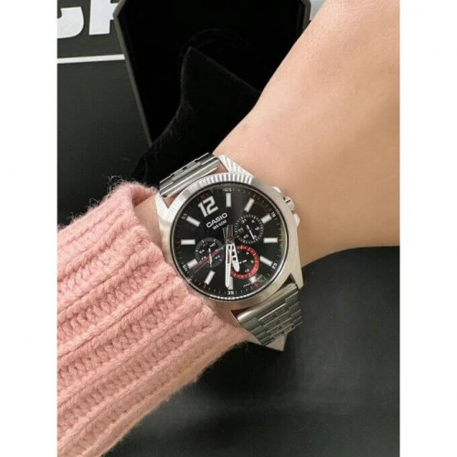 Casio – Cadran 40 mm en fond noir et avec dateur – Tout en acier inoxydable – MTP-E350D-1BV Casio – Cadran 40 mm en fond noir et avec dateur – Tout en acier inoxydable – MTP-E350D-1BV