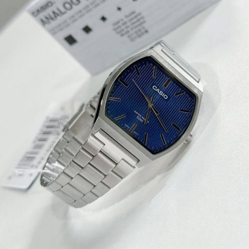Casio – Blue dial in bold square version – Fully stainless steel – MTP-B140D-2AV Casio – Blue dial in bold square version – Fully stainless steel – MTP-B140D-2AV