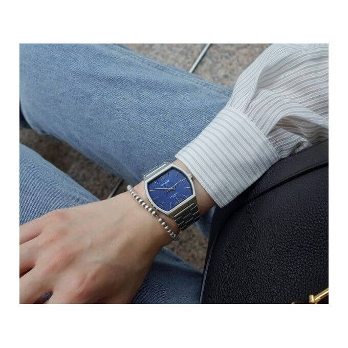 Casio – Blue dial in bold square version – Fully stainless steel – MTP-B140D-2AV