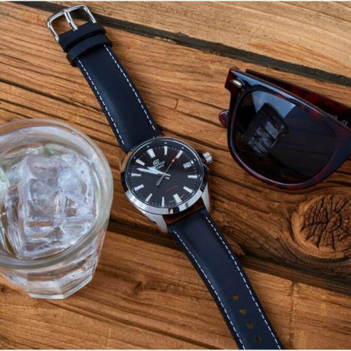Casio – Edifice classique pour hommes – Étanche 100 m avec dateur sur 3h – Bracelet cuir noir – EFV-100L-1AV Casio – Edifice classique pour hommes – Étanche 100 m avec dateur sur 3h – Bracelet cuir noir – EFV-100L-1AV