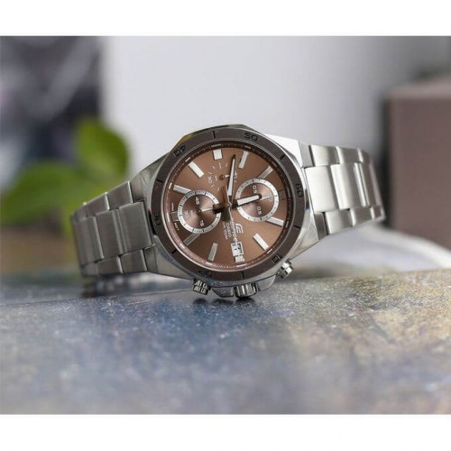 Casio – Cadran marron – Chronographe pour homme – Tout en acier inoxydable – EFV-640D-5AV Casio – Cadran marron – Chronographe pour homme – Tout en acier inoxydable – EFV-640D-5AV