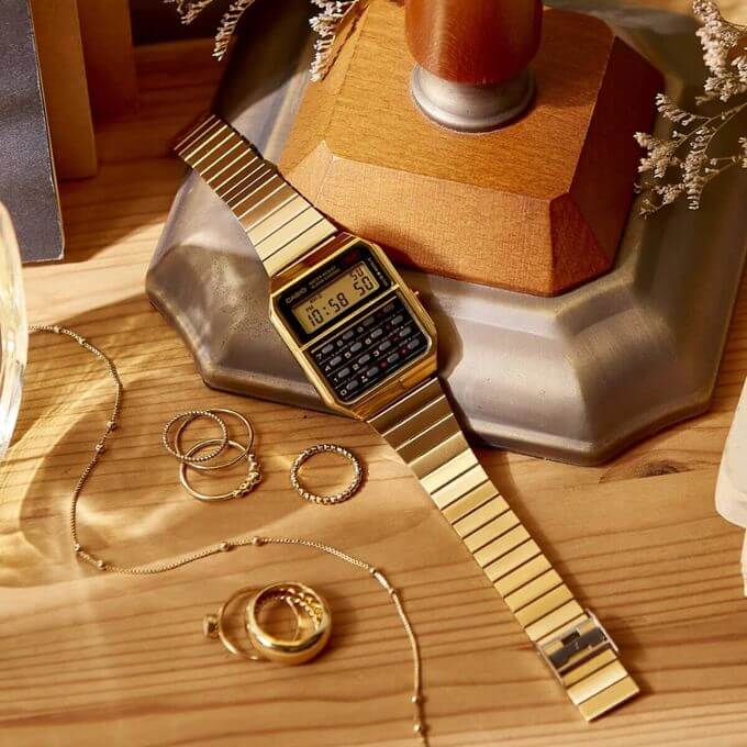 Casio – Montre vintage calculatrice en doré – Style des années 80 – Bracelet en acier – CA-500WEG-1A