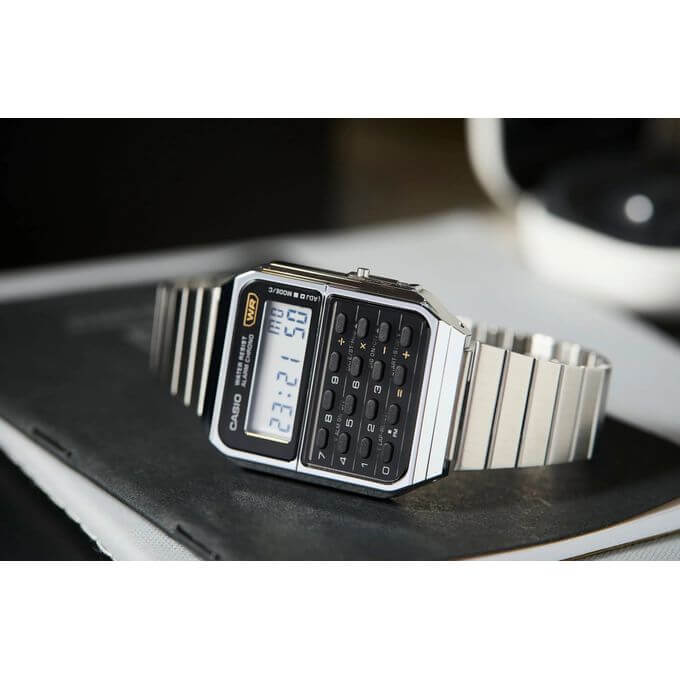 Casio – Montre calculatrice vintage collection – 8 digits – Bracelet en acier argenté – CA-500WE-1A