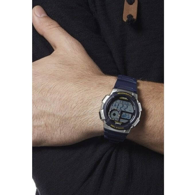 Casio – Digitale bleue – Étanchéité 100 mètres – Carte du monde pour l’heure mondiale – AE-1000W-2AV