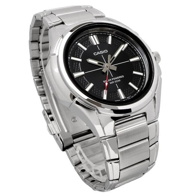 Casio – Montre solaire – Cadran noir, étanche jusqu’à 50 m dotée d’un bracelet en métal – MTP-RS100D-1AVDF