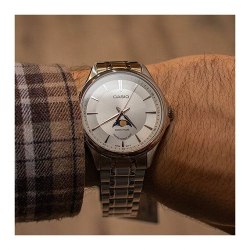 Casio – Moon phase en cadran blanc pour homme – Bracelet en acier inoxydable – MTP-M100D-7AVDF Casio – Moon phase en cadran blanc pour homme – Bracelet en acier inoxydable – MTP-M100D-7AVDF