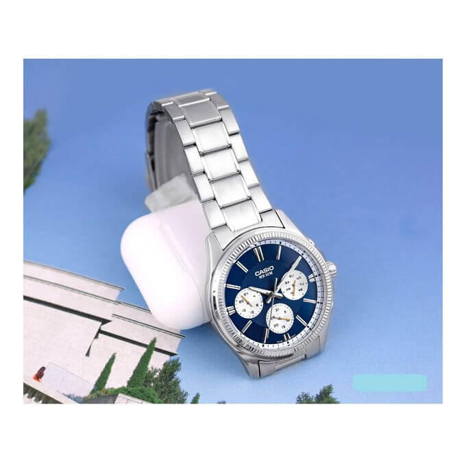 Casio – Montre pour homme cadran bleu avec dateur – WR 50 mètres – MTP-1375D-2A1VDF