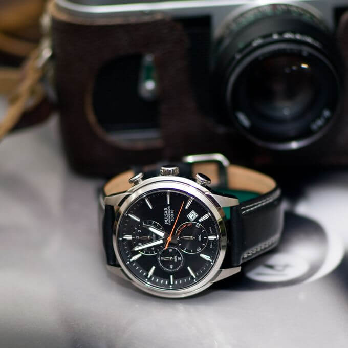 Pulsar – Argenté cadran noir – Bracelet cuir noir – Chronographe avec dateur – PM3119X1