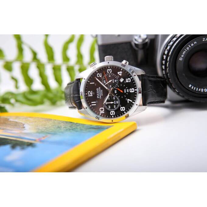 Pulsar – Cadran & bracelet cuir noir – Chronographe pour homme – WR 100m – PT3833X1