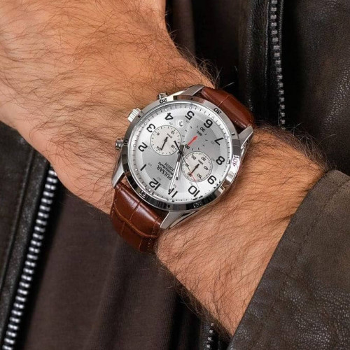 Pulsar – Montre chrono pour homme – En bracelet cuir marron et boîtier en acier inoxydable – PT3817X1 Pulsar – Montre chrono pour homme – En bracelet cuir marron et boîtier en acier inoxydable – PT3817X1