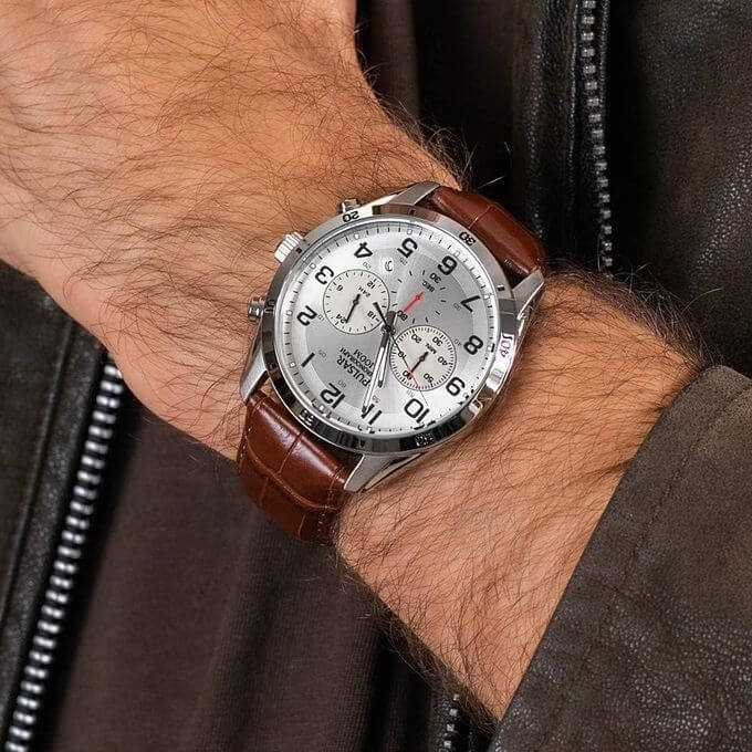 Pulsar – Montre chrono pour homme – En bracelet cuir marron et boîtier en acier inoxydable – PT3817X1