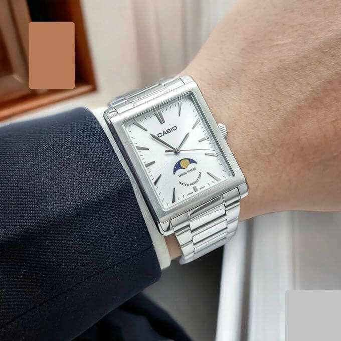 Casio – Cadran blanc avec indicateur de phase de lune – Tout en acier inoxydable – MTP-M105D-7AVDF