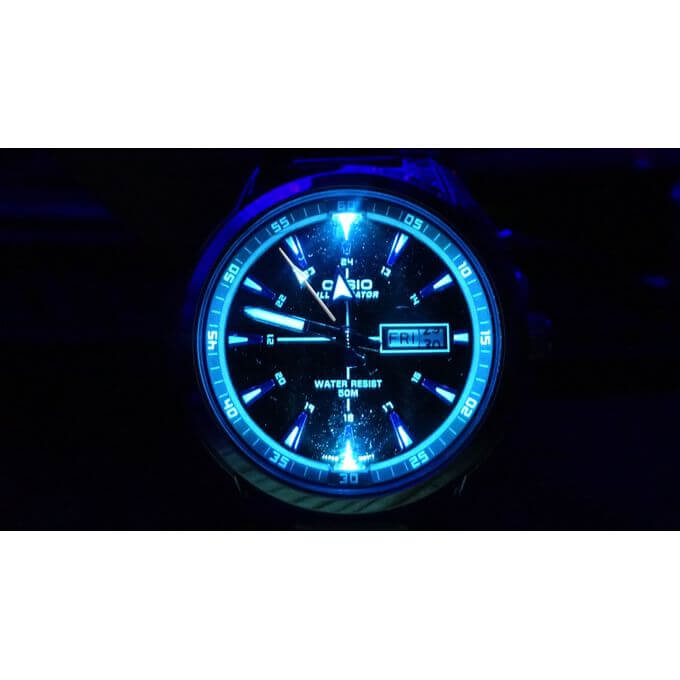 Casio – Super illuminateur pour homme – Avec un bouton permettant d’éclairer – MTP-E200D-2A2VDF