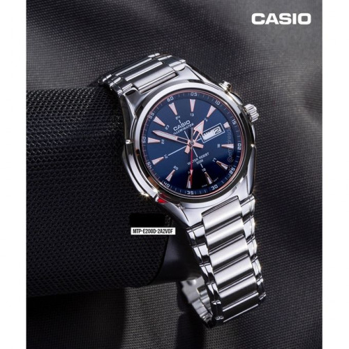 Casio – Super illuminateur pour homme – Avec un bouton permettant d’éclairer – MTP-E200D-2A2VDF Casio – Super illuminateur pour homme – Avec un bouton permettant d’éclairer – MTP-E200D-2A2VDF