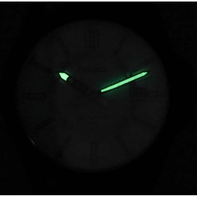 Casio – Argenté cadran noir avec dateur – Bracelet en métal inoxydable – MTP-E700D-1EVDF