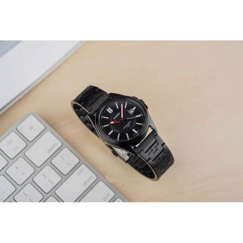 Casio – Toute en acier inoxydable noir – Avec indicateur date – Étanche 50 m – MTP-E700B-1EVDF Casio – Toute en acier inoxydable noir – Avec indicateur date – Étanche 50 m – MTP-E700B-1EVDF