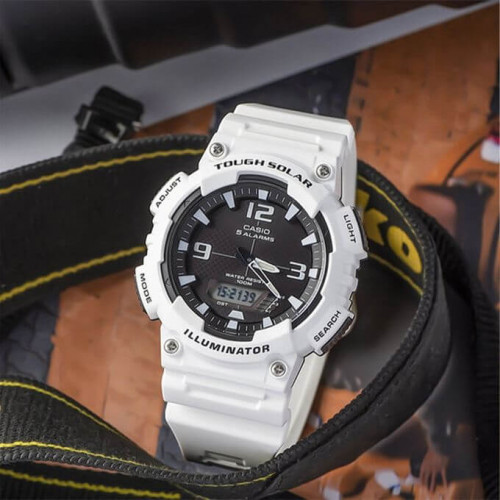 Casio – Alimentation Solaire – Conception sportive – Étanche 100 mètres – Blanche – AQ-S810WC-7AV Casio – Alimentation Solaire – Conception sportive – Étanche 100 mètres – Blanche – AQ-S810WC-7AV