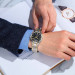 Casio – Affichage de la journée et de la date – Bicolore – Bracelet métallique – MTP-1381G-1AV Casio – Affichage de la journée et de la date – Bicolore – Bracelet métallique – MTP-1381G-1AV