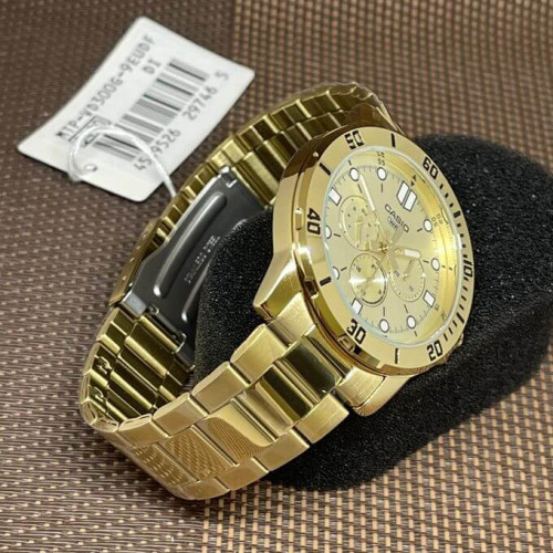 Casio – Affichage de la journée et de la date – Bicolore – Bracelet métallique – MTP-1381G-1AV Casio – Affichage de la journée et de la date – Bicolore – Bracelet métallique – MTP-1381G-1AV