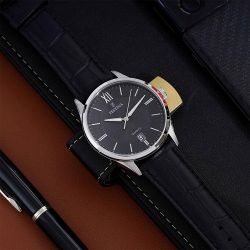 Festina – Style et précision – Noir Cadran noir – avec dateur – Bracelet cuir noir – F20426/3 Festina – Style et précision – Noir Cadran noir – avec dateur – Bracelet cuir noir – F20426/3
