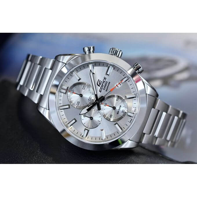 Casio – 100m Water Résistance – Verre saphir « anti rayures » – EFB-710D-7AV