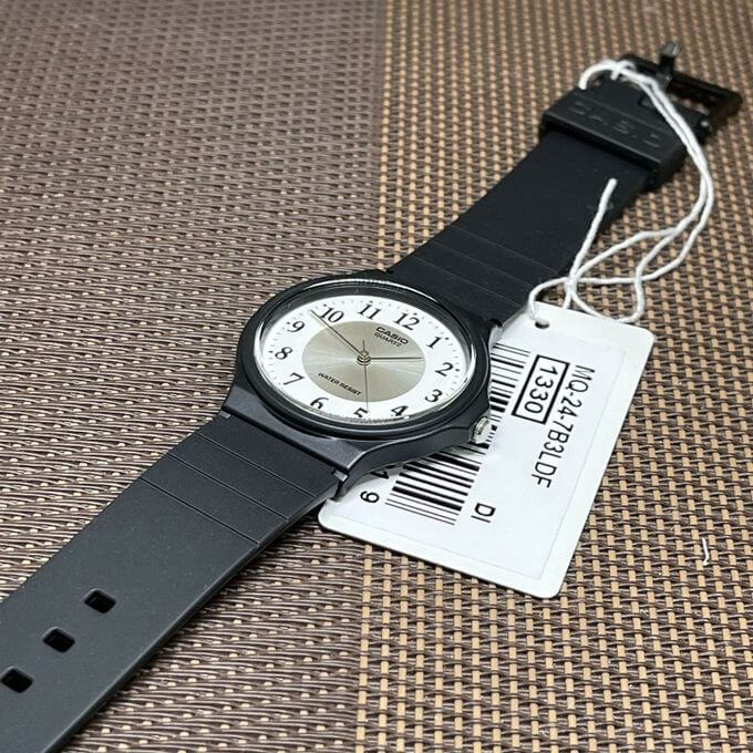 Casio – Montre noire classique décontractée – Cadran blanc – MQ-24-7B3L