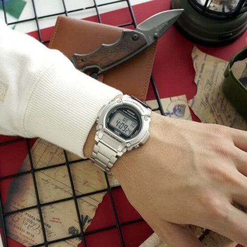 Casio – Satisfaire votre côté pratique – Autonomie pile 7 ans – Bracelet en acier – W-219HD-1AV Casio – Satisfaire votre côté pratique – Autonomie pile 7 ans – Bracelet en acier – W-219HD-1AV