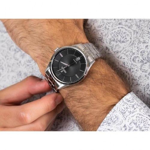 Festina – Classique – Cadran noir avec dateur – Bracelet en acier inoxydable – F20425/3 Festina – Classique – Cadran noir avec dateur – Bracelet en acier inoxydable – F20425/3