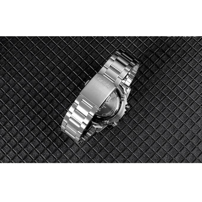 Casio – Sportives et sophistiquées – En acier inox – Autonomie pile 10 ans – AW-880D-1AV