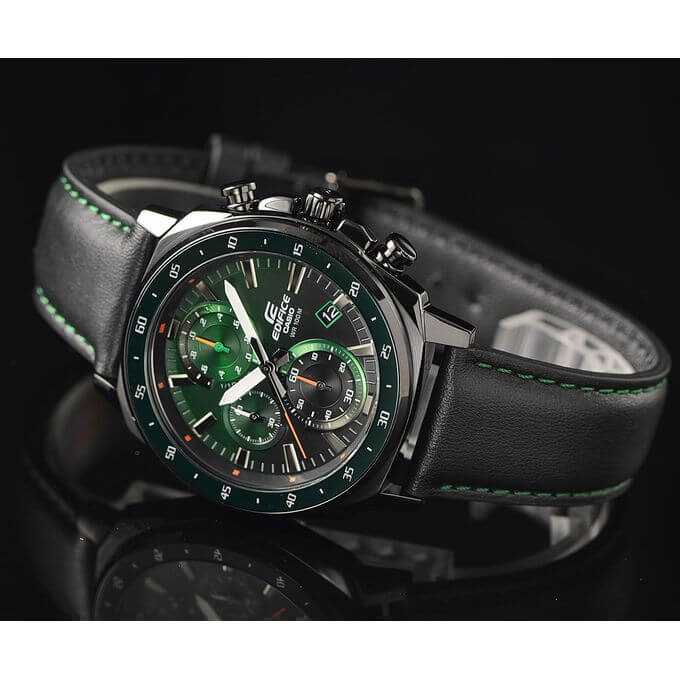 Casio – Design inspiré des lumières laser vertes – Boîtier medium noir – Bracelet cuir noir – EFV-600CL-3AV