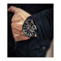 Casio – Chronographe – Bracelet cuir noir – Diamètre boîtier : 50,5 mm – EFV-620L-1AV