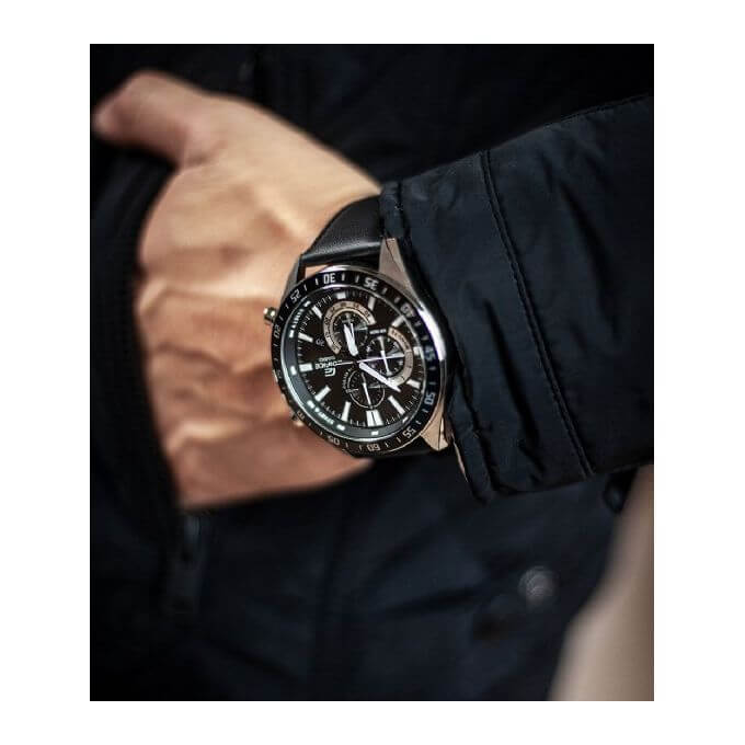 Casio – Chronographe – Bracelet cuir noir – Diamètre boîtier : 50,5 mm – EFV-620L-1AV