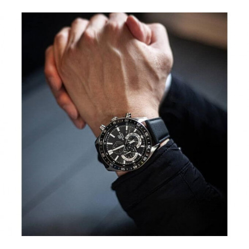 Casio – Chronographe – Bracelet cuir noir – Diamètre boîtier : 50,5 mm – EFV-620L-1AV Casio – Chronographe – Bracelet cuir noir – Diamètre boîtier : 50,5 mm – EFV-620L-1AV