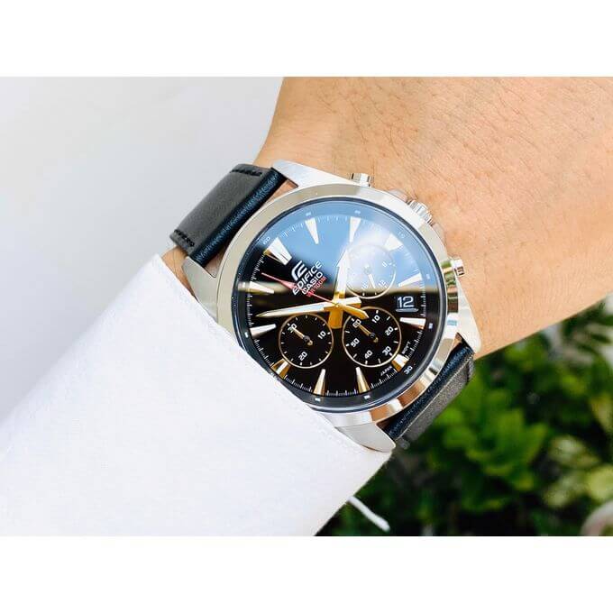 Casio – Bracelet cuir noir – Boîtier medium, diamètre 43,9 mm – Chronographe – EFV-630L-1AV