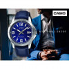 Casio – Montre homme argentée, bracelet en cuir bleu – MTP-V004L-2BUDF