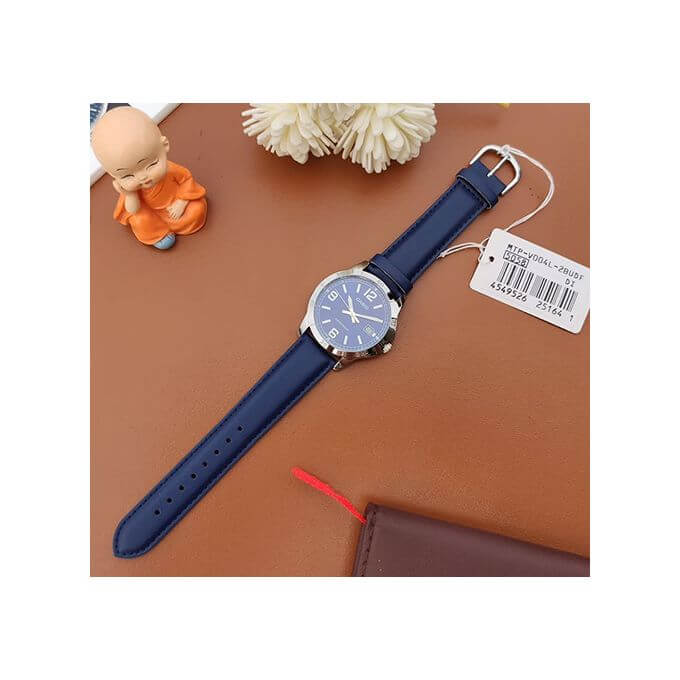 Casio – Montre homme argentée, bracelet en cuir bleu – MTP-V004L-2BUDF