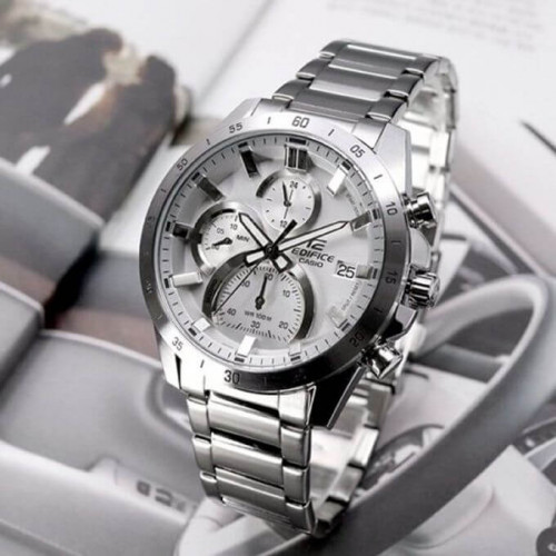 Casio – Chronographe – Bracelet en acier inoxydable – EFR-571MD-8AVUDF Casio – Chronographe – Bracelet en acier inoxydable – EFR-571MD-8AVUDF
