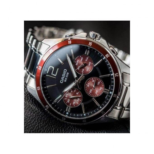 Casio – Tout en acier inoxydable – Classe d’étanchéité (50 mètres) – MTP-1374D-5AVDF Casio – Tout en acier inoxydable – Classe d’étanchéité (50 mètres) – MTP-1374D-5AVDF